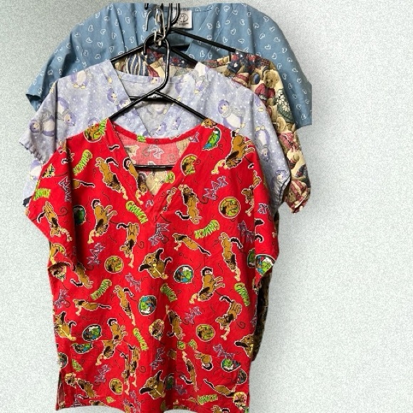 Scrub top Bundle! - Picture 2 of 10